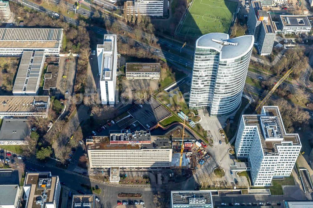 Düsseldorf von oben - Baustelle zum Umbau der Hotelanlage Radisson Blu Scandinavia Hotel im Ortsteil Golzheim in Düsseldorf im Bundesland Nordrhein-Westfalen, Deutschland