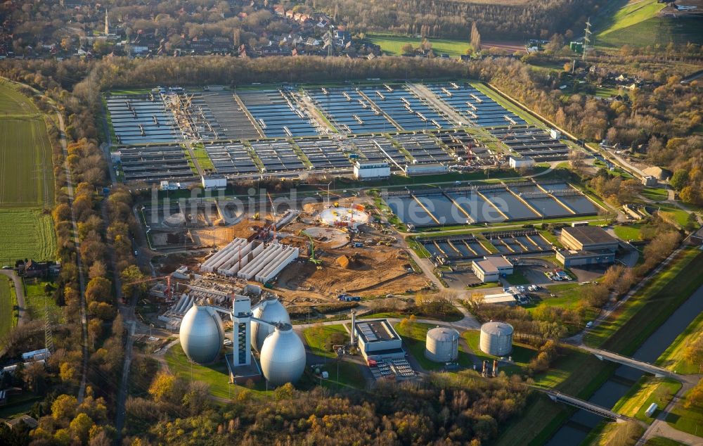 Luftbild Duisburg Dinslaken - Baustelle zum Umbau der Klärwerks- Becken und Reinigungsstufen in Dinslaken im Bundesland Nordrhein-Westfalen