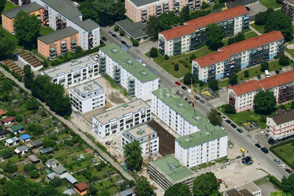 Augsburg aus der Vogelperspektive: Baustelle zum Umbau der Mawog-Blöcke in Augsburg im Bundesland Bayern, Deutschland