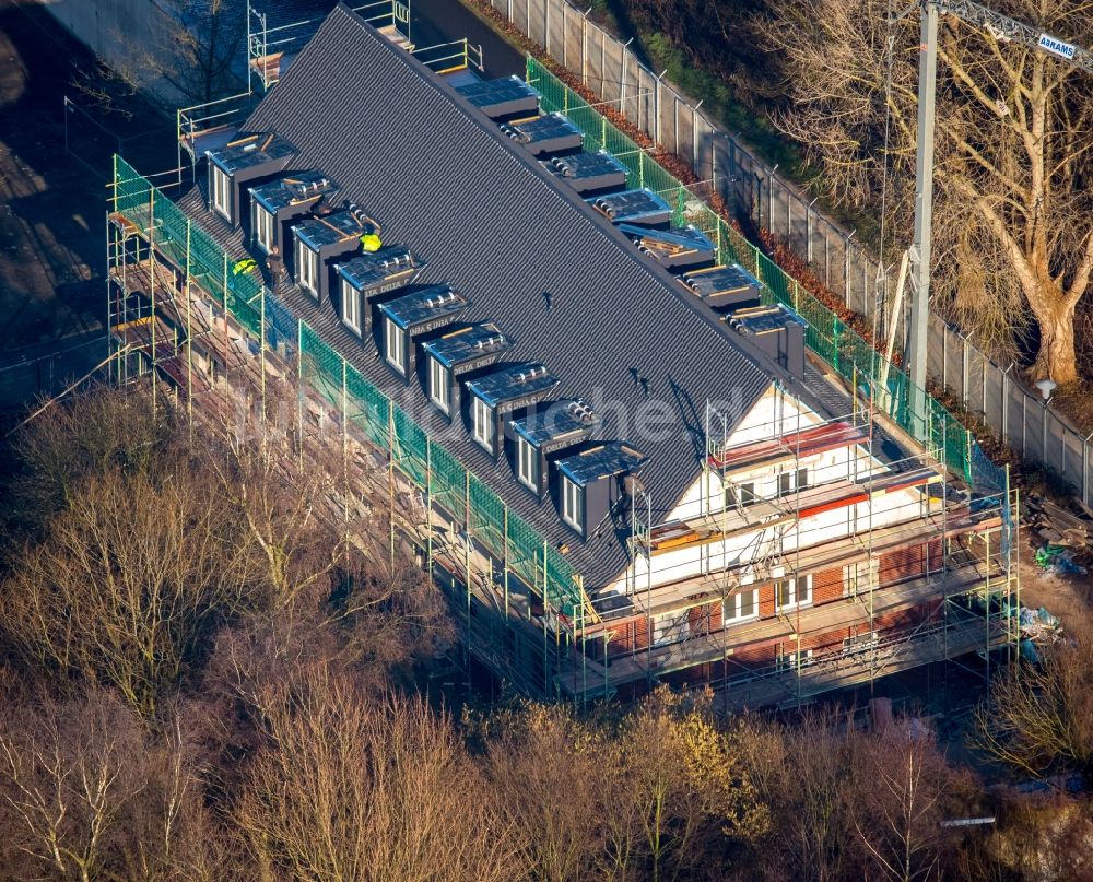 Hamm von oben - Baustelle zum Umbau eines Mehrfamilienhauses in Hamm im Bundesland Nordrhein-Westfalen