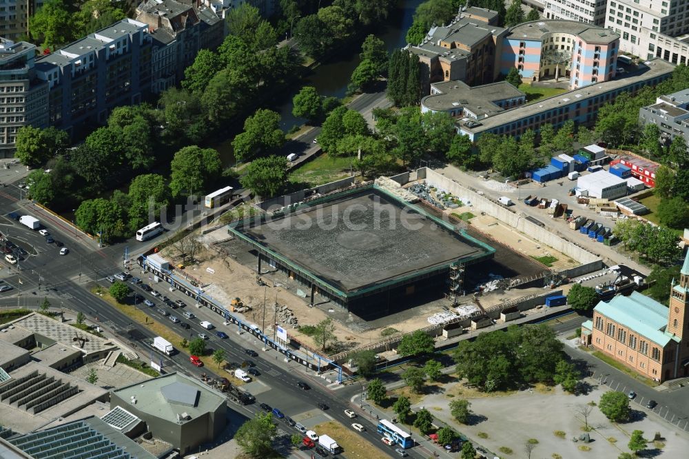 Berlin aus der Vogelperspektive: Baustelle zum Umbau der Neue Nationalgalerie an der Potsdamer Straße in Berlin, Deutschland