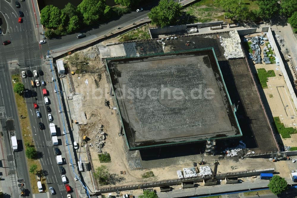 Berlin aus der Vogelperspektive: Baustelle zum Umbau der Neue Nationalgalerie an der Potsdamer Straße in Berlin, Deutschland