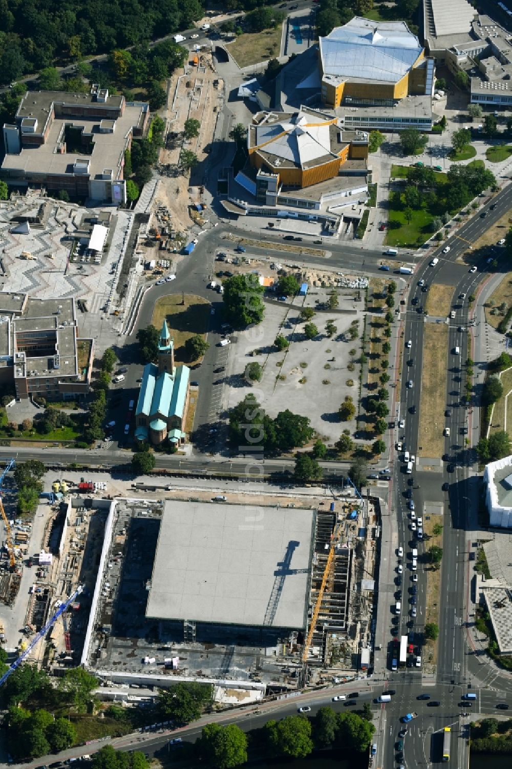 Berlin aus der Vogelperspektive: Baustelle zum Umbau der Neue Nationalgalerie an der Potsdamer Straße in Berlin, Deutschland