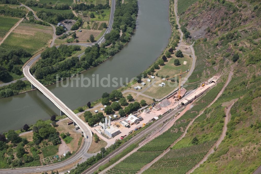 Luftbild Ediger-Eller - Baustelle zum Umbau des Petersbergtunnels in Ediger-Eller im Bundesland Rheinland-Pfalz, Deutschland