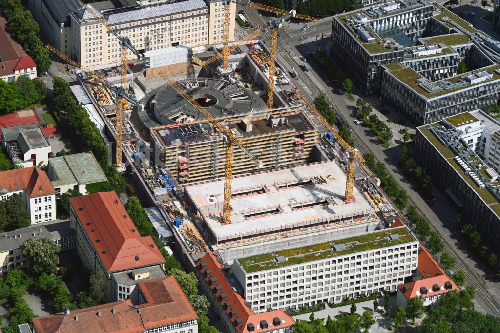 Luftbild München - Baustelle zum Umbau des Postpalast zu einem Hotel im Ortsteil Maxvorstadt in München im Bundesland Bayern, Deutschland