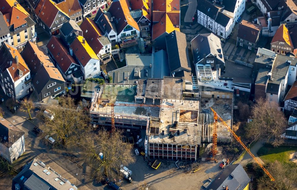 Luftbild Hattingen - Baustelle zum Umbau und Sanierung eines Geschäftsgebäudes an der Grabenstraße und Augustastraße in der Innenstadt von Hattingen im Bundesland Nordrhein-Westfalen