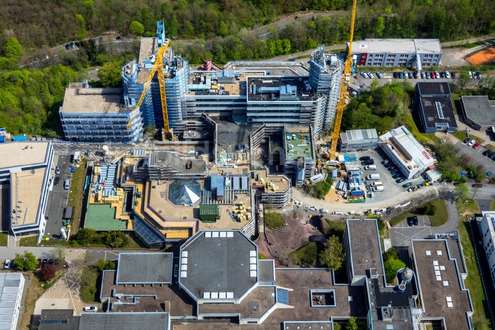 Siegen von oben - Baustelle zum Umbau mit Sanierungsarbeiten an der Universität Siegen in Siegen im Bundesland Nordrhein-Westfalen, Deutschland