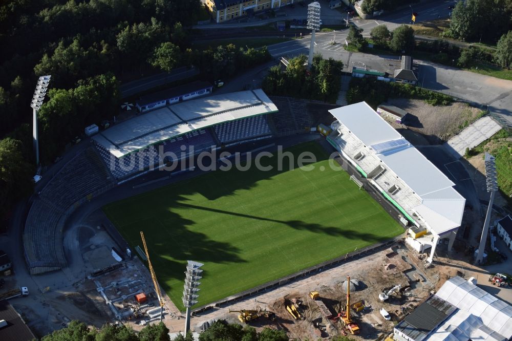 Luftbild Aue - Baustelle zum Umbau des Sparkassen-Erzgebirgsstadion in Aue im Bundesland Sachsen