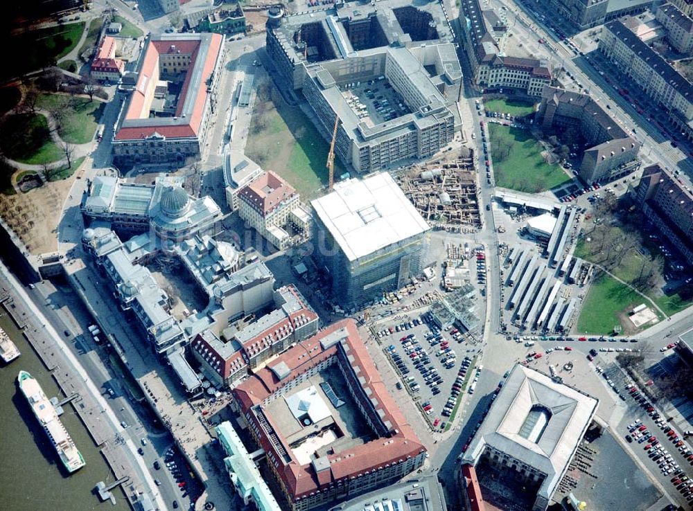 Dresden aus der Vogelperspektive: Baustelle zum Wiederaufbau der Frauenkirche in der Dresdner Innenstadt.