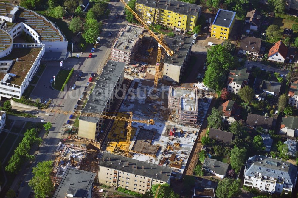 Berlin von oben - Baustelle zum Wohnhaus- Neubau der Baugenossenschaft IDEAL eG in Berlin