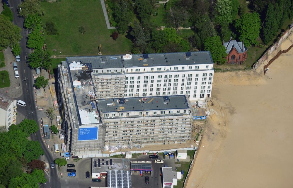 Berlin aus der Vogelperspektive: Baustelle zum Wohnneubau an der Liesenstraße - Invalidenstraße in Berlin - Mitte