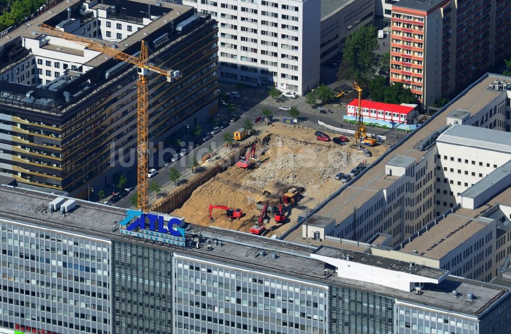 Berlin Mitte aus der Vogelperspektive: Baustelle zum Wohnneubau der PORR AG an der Keibelstraße in Berlin Mitte