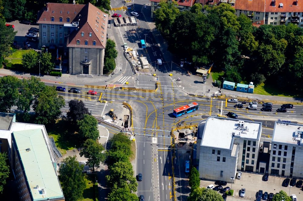 Göttingen aus der Vogelperspektive: Baustelle zur Erneuerung und Sanierung des Straßenverlaufes Berliner Straße in Göttingen im Bundesland Niedersachsen, Deutschland