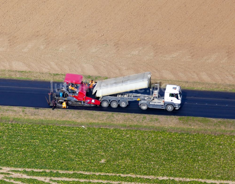 Luftbild Friedland - Baustelle zur Erneuerung und Sanierung des Straßenverlaufes der Bundesstraße 27 in Friedland im Bundesland Niedersachsen, Deutschland