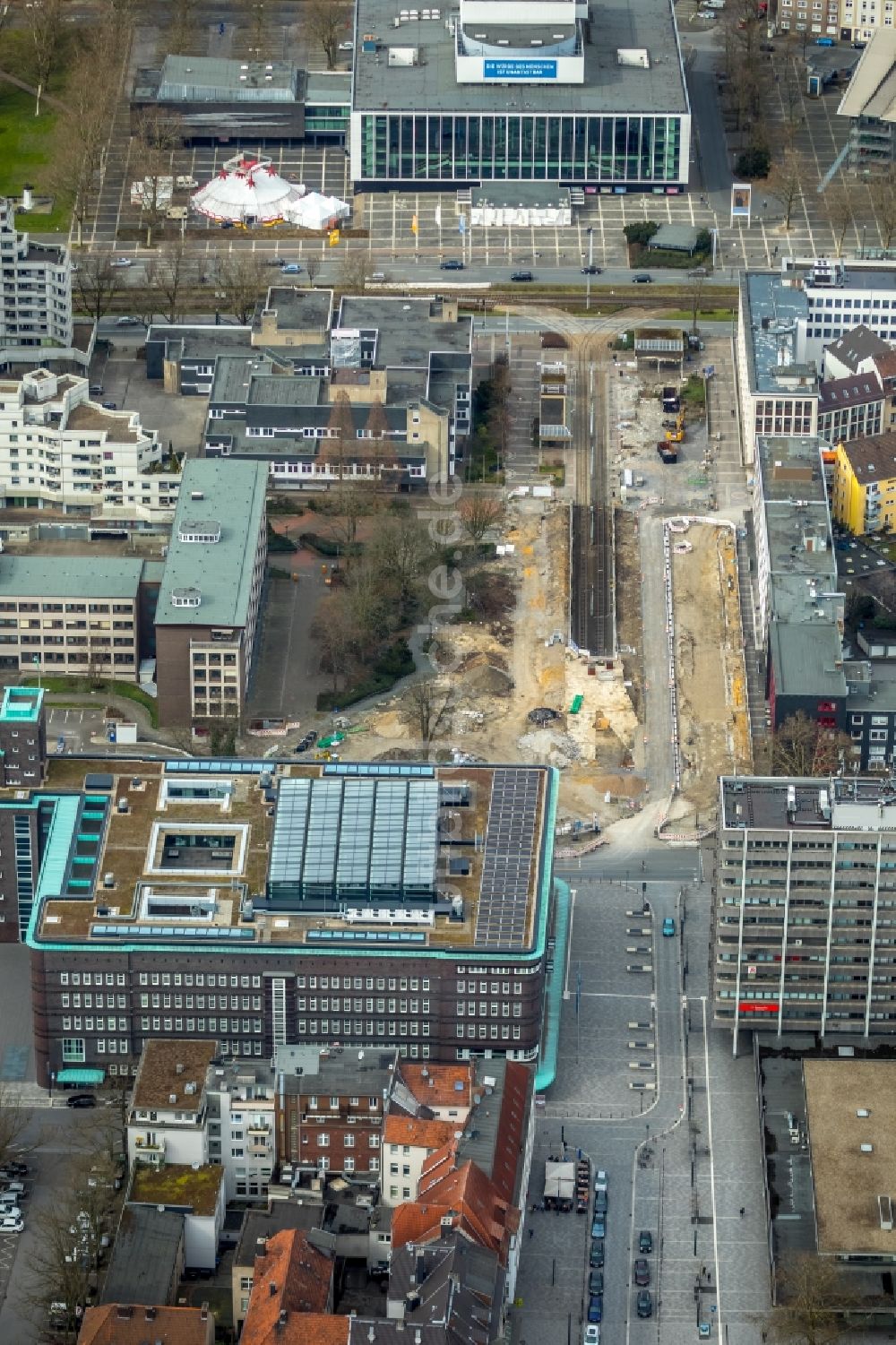 Gelsenkirchen aus der Vogelperspektive: Baustelle zur Erneuerung und Sanierung des Straßenverlaufes der Ebertstraße in Gelsenkirchen im Bundesland Nordrhein-Westfalen, Deutschland