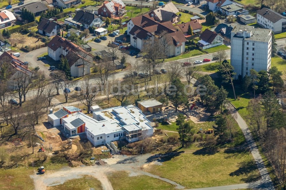 Luftaufnahme Bad Arolsen - Baustelle zur Errichtung eines KITA- Kindergarten in Bad Arolsen im Bundesland Hessen, Deutschland