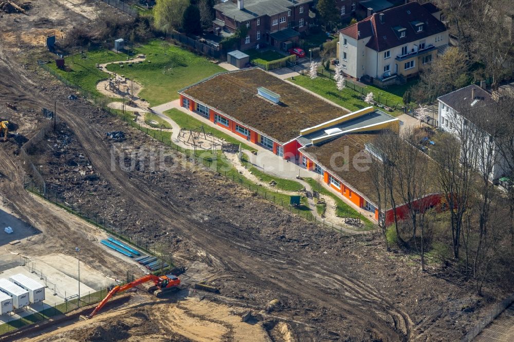 Bochum aus der Vogelperspektive: Baustelle zur Errichtung eines KITA- Kindergarten in Bochum im Bundesland Nordrhein-Westfalen, Deutschland