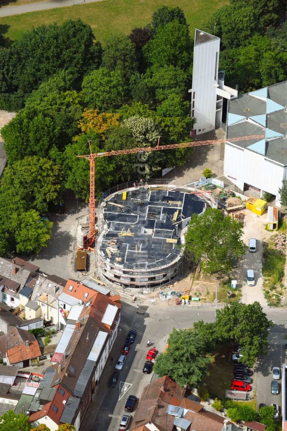 Luftaufnahme Karlsruhe - Baustelle zur Errichtung eines KITA- Kindergarten in Karlsruhe im Bundesland Baden-Württemberg, Deutschland