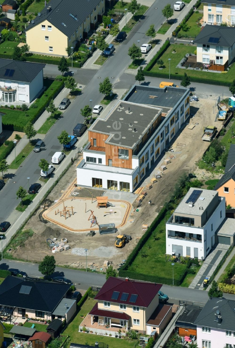 Berlin von oben - Baustelle zur Errichtung eines KITA- Kindergarten im Ortsteil Biesdorf in Berlin, Deutschland