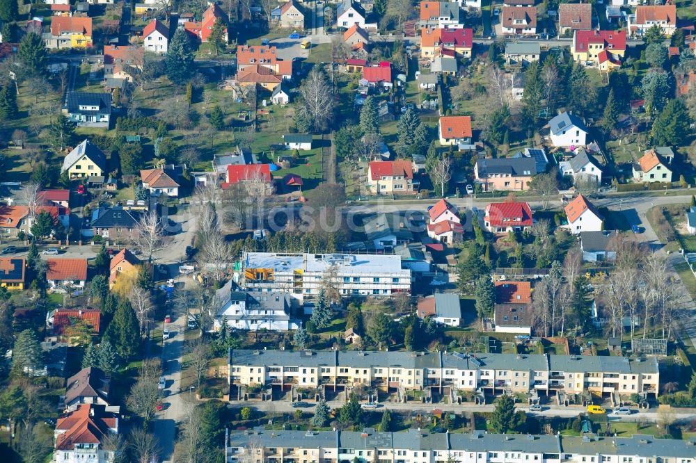 Berlin von oben - Baustelle zur Errichtung eines KITA- Kindergarten im Ortsteil Mahlsdorf in Berlin, Deutschland