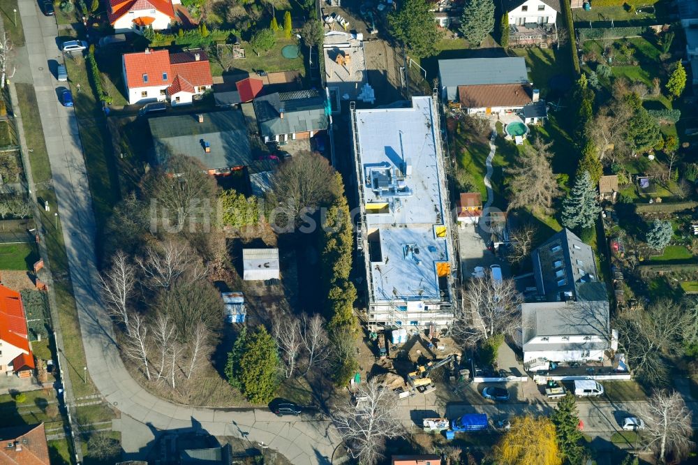 Berlin aus der Vogelperspektive: Baustelle zur Errichtung eines KITA- Kindergarten im Ortsteil Mahlsdorf in Berlin, Deutschland