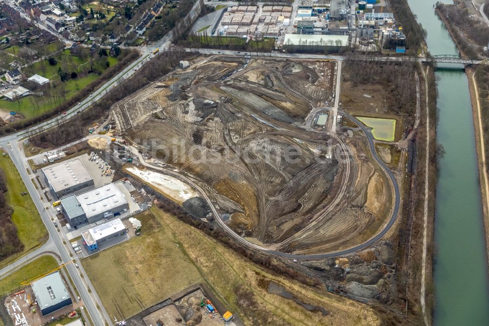 Luftaufnahme Gelsenkirchen - Baustelle zur Errichtung einer neuen Parkanlage entlang der Uechtingstraße - Alfred-Zingler-Straße - Johannes-Rau-Allee in Gelsenkirchen im Bundesland Nordrhein-Westfalen - NRW, Deutschland