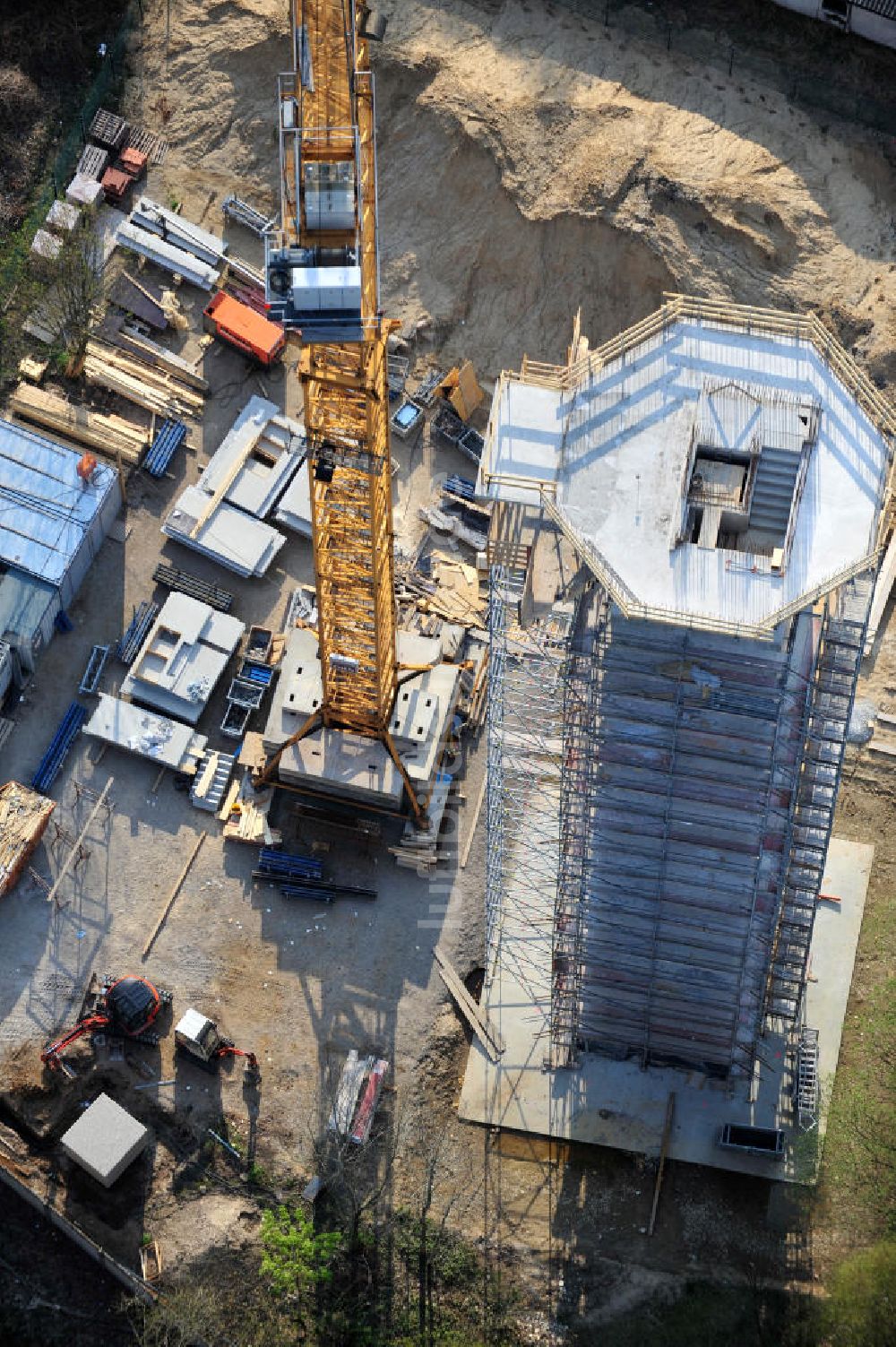 PRÖTZEL OT Heidekrug von oben - Baustelle zur Errichtung eines Wetterradarturmes des DWD auf dem Gelände der ehemaligen Kaserne Heidekrug