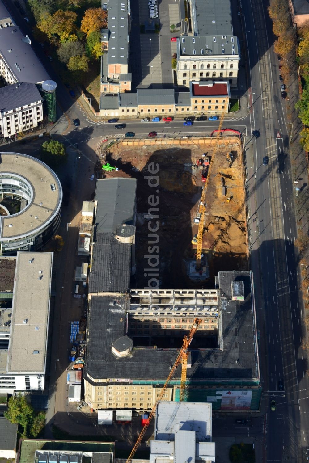 Leipzig aus der Vogelperspektive: Baustelle zur Errichtung des Wohnhauses und Geschäftsgebäudes LKG Carre der CG Deutsche Wohnen GmbH - Zentrum Süd-Ost in Leipzig im Bundesland Sachsen