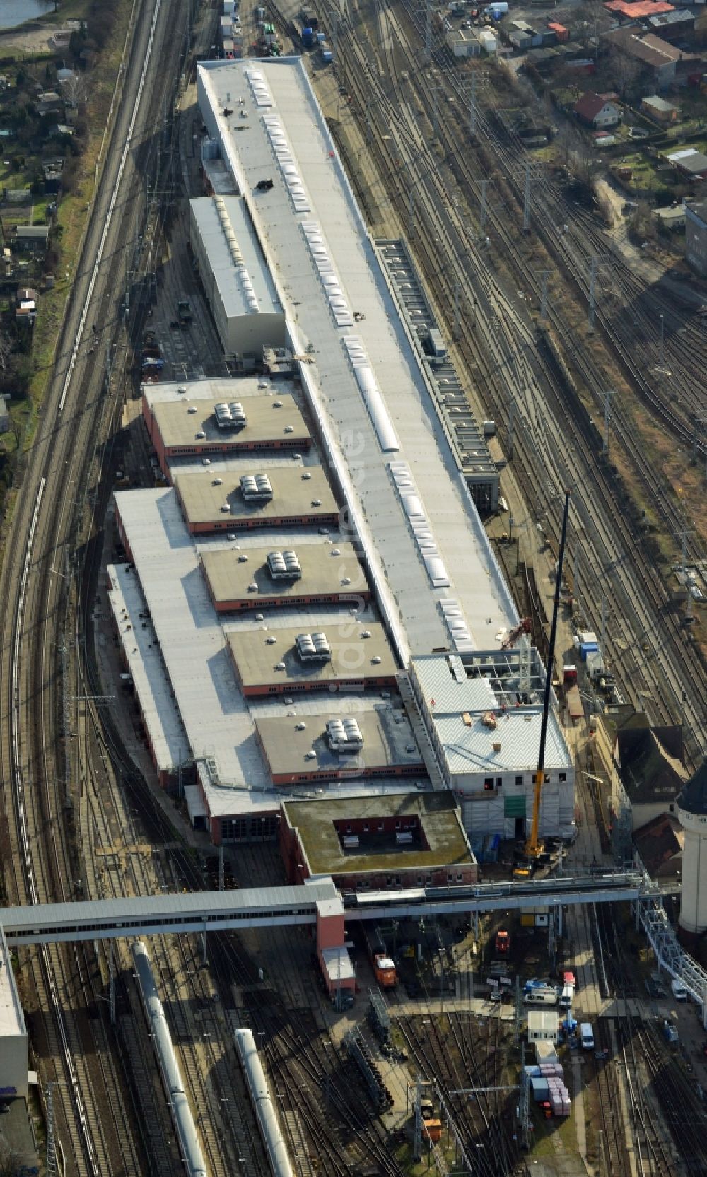 Berlin von oben - Baustelle zur Erweiterung des Bahnbetriebswerkes Rummelsburg im Bezirk Treptow-Köpenick im Bundesland Berlin