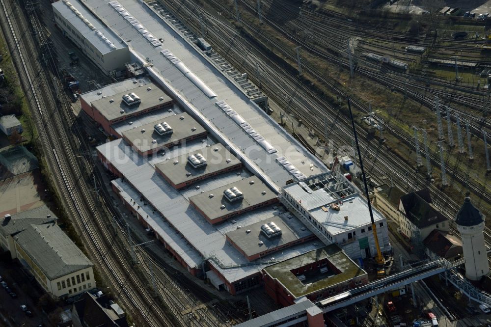 Luftbild Berlin - Baustelle zur Erweiterung des Bahnbetriebswerkes Rummelsburg im Bezirk Treptow-Köpenick im Bundesland Berlin