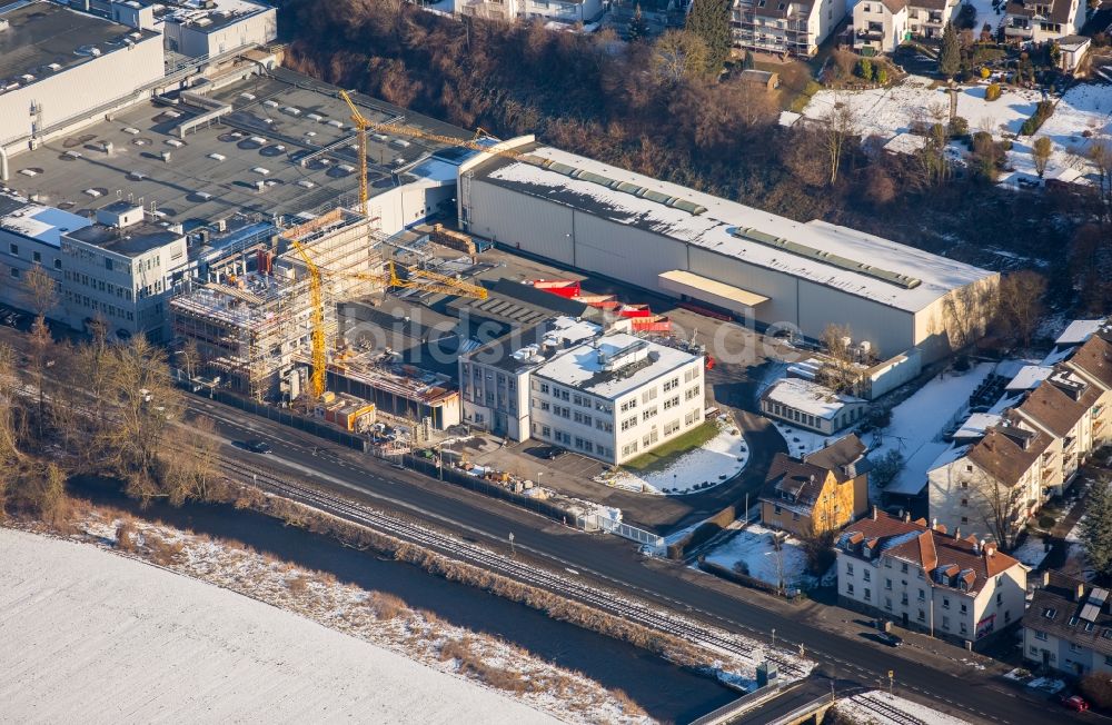 Luftbild Arnsberg - Baustelle zur Erweiterung des Firmenstandorts der Wepa Hygieneprodukte GmbH im Ortsteil Müschede in Arnsberg im Bundesland Nordrhein-Westfalen