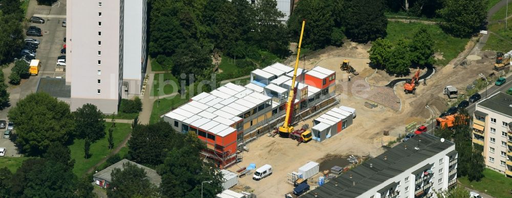 Potsdam von oben - Baustelle zur Erweiterung des Schulgebäudes Grundschule am Humboldtring im Ortsteil Innenstadt in Potsdam im Bundesland Brandenburg, Deutschland