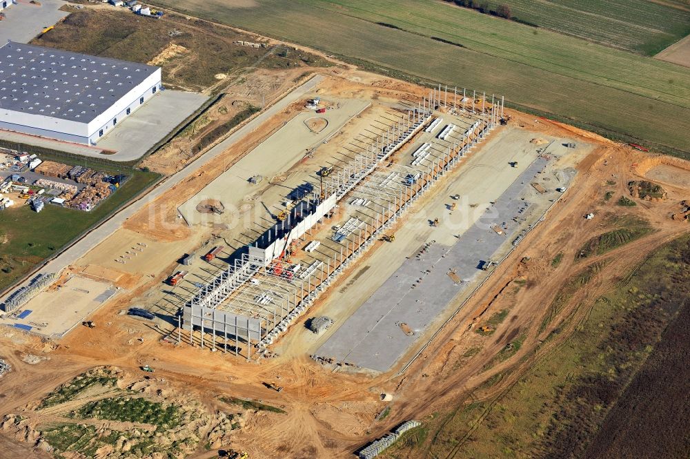 Luftaufnahme Strykow - Baustelle zur Erweiterung des Tulipan Parks in Strykow in der Woiwodschaft Lodz in Polen