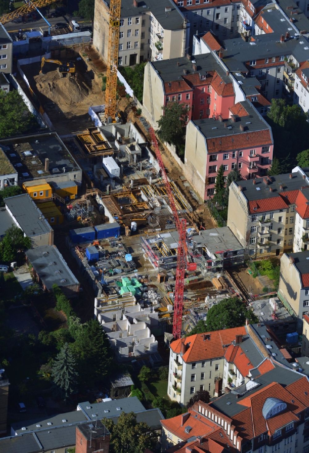 Berlin Steglitz von oben - Baustelle zur Lückenbebauung und zum Wohnneubau der Steglitzer Höfe an der Albrechtstraße in Berlin