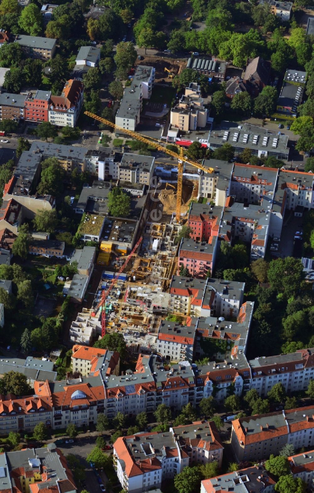 Luftaufnahme Berlin Steglitz - Baustelle zur Lückenbebauung und zum Wohnneubau der Steglitzer Höfe an der Albrechtstraße in Berlin