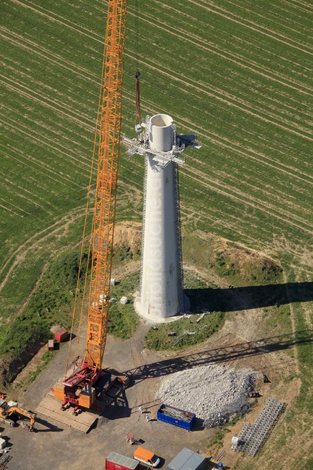 Dortmund Bövinghausen aus der Vogelperspektive: Baustelle zur Montage eines Windrades - Windenergieanlage bei Bövinghausen, einem Stadtteil von Dortmund im Bundesland Nordrhein-Westfalen