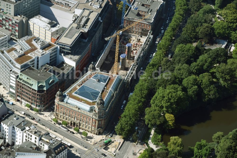 Luftaufnahme Hamburg - Baustelle zur Revitalisierung und Umbau des Gebäudekomplex Alte Post am Stephansplatz in Hamburg