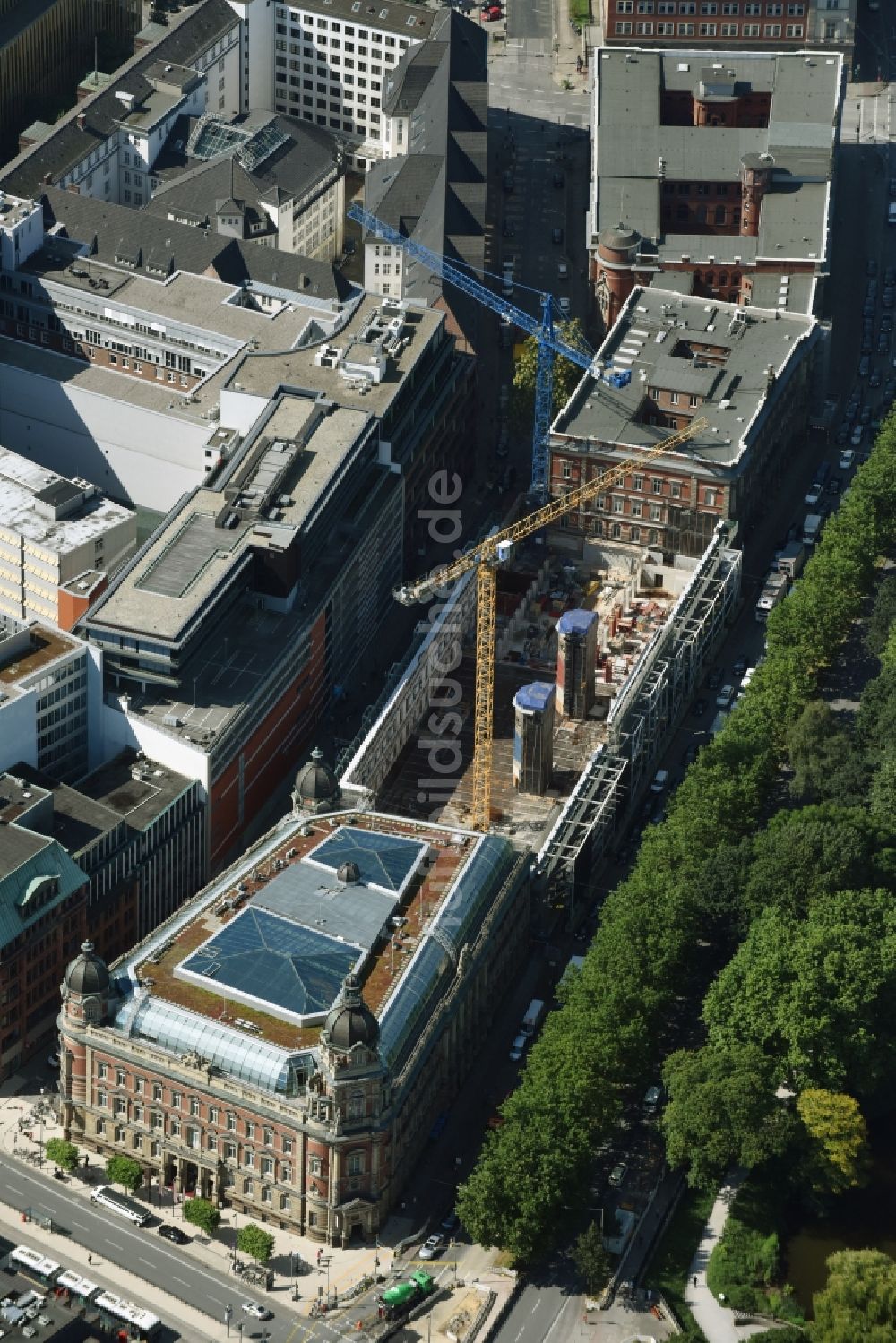 Hamburg von oben - Baustelle zur Revitalisierung und Umbau des Gebäudekomplex Alte Post am Stephansplatz in Hamburg