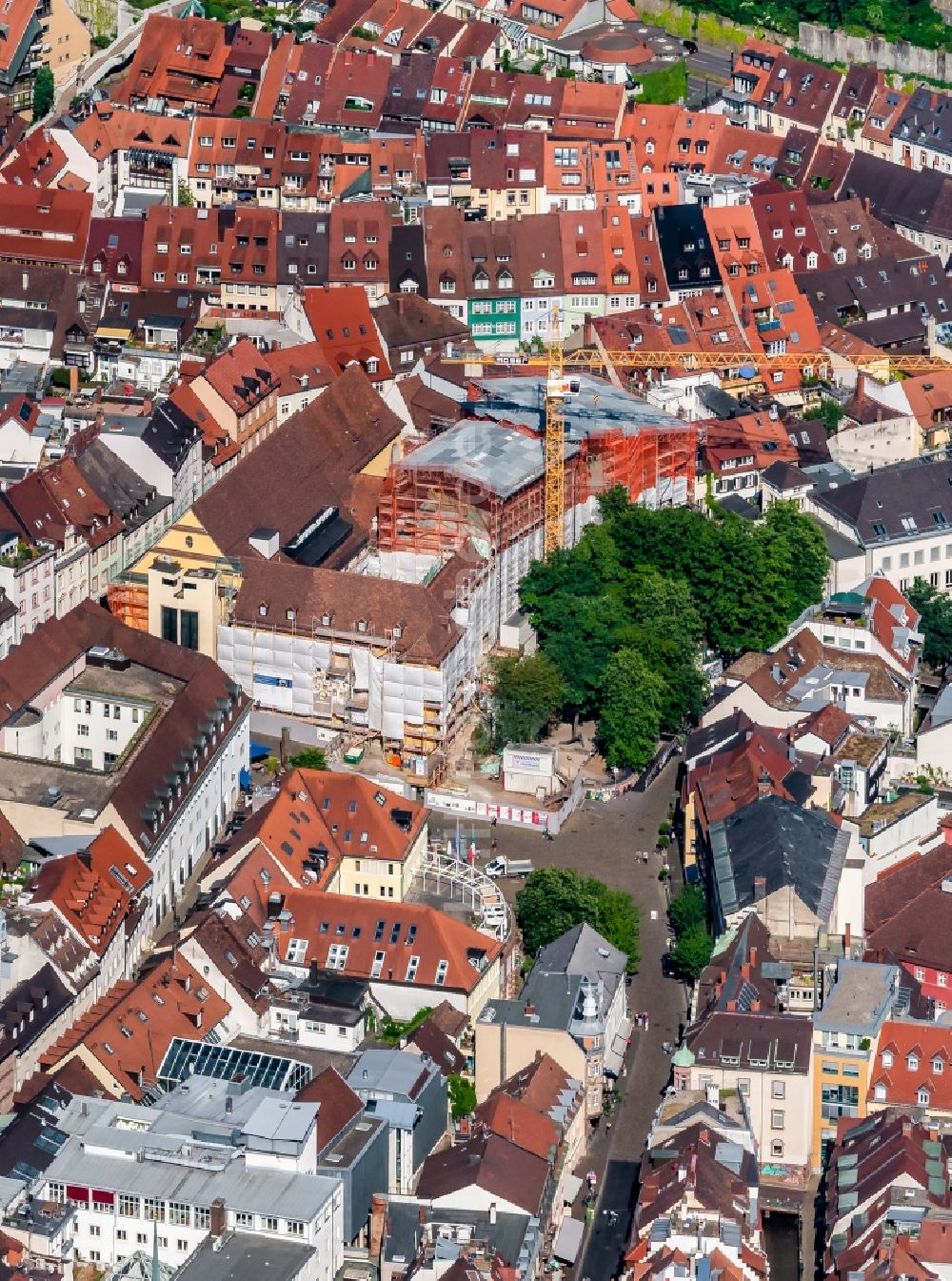 Freiburg im Breisgau von oben - Baustelle zur Sanierung des Augustiner Museums am Augustiner Platz in Freiburg im Breisgau im Bundesland Baden-Württemberg, Deutschland