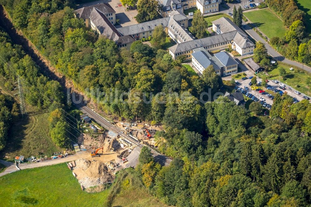 Luftbild Hilchenbach - Baustelle zur Sanierung des Bahn- Brückenbauwerk in Hilchenbach im Bundesland Nordrhein-Westfalen, Deutschland