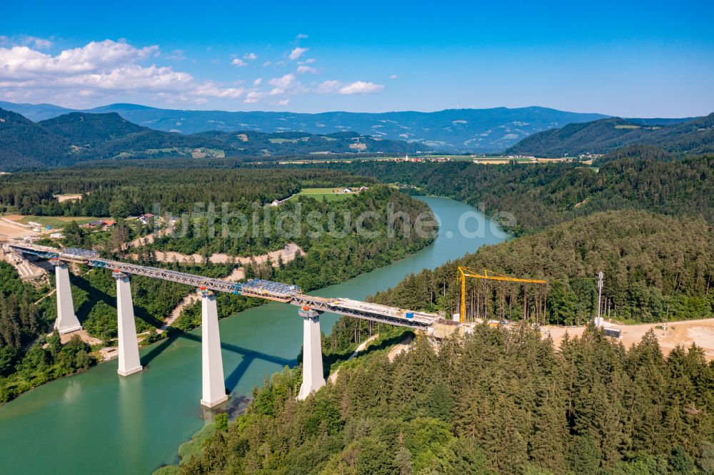 Luftaufnahme Bleiburg - Baustelle zur Sanierung des Bahn- Brückenbauwerk Jauntalbrücke in Bleiburg in Kärnten, Österreich