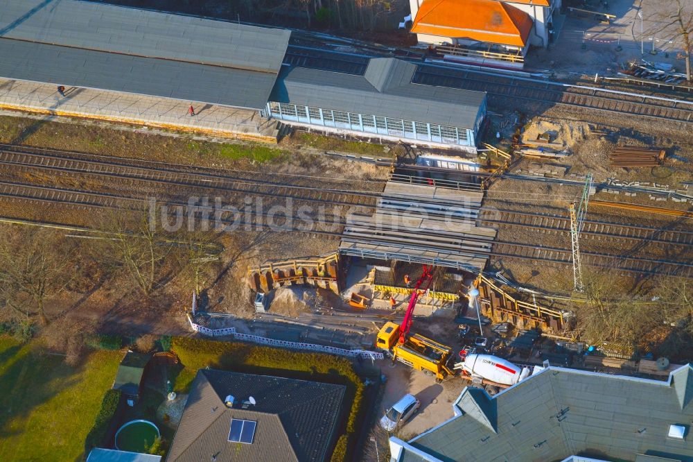 Luftaufnahme Zepernick - Baustelle zur Sanierung des Bahn- Brückenbauwerk in Zepernick im Bundesland Brandenburg, Deutschland