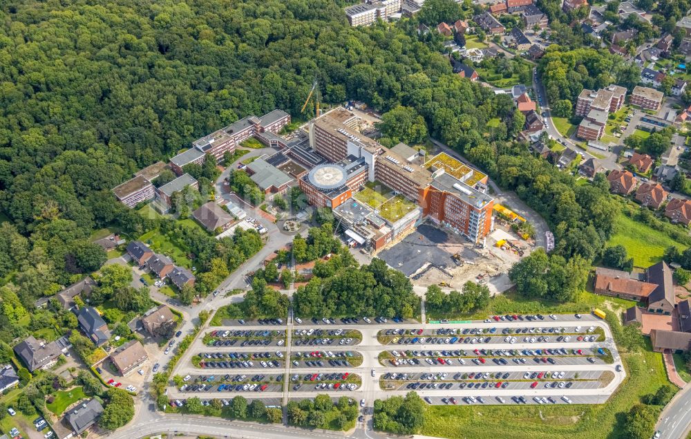 Hamm aus der Vogelperspektive: Baustelle zur Sanierung und Erweiterung des Klinikgelände des Krankenhauses St. Barbara-Klinik Hamm-Heessen GmbH im Ortsteil Heessen in Hamm im Bundesland Nordrhein-Westfalen, Deutschland