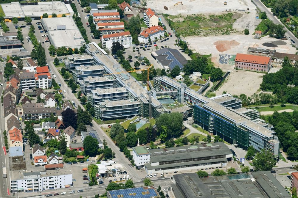 Augsburg von oben - Baustelle zur Sanierung am Gebäudekomplex der Deutsche Rentenversicherung Schwaben in Augsburg im Bundesland Bayern, Deutschland