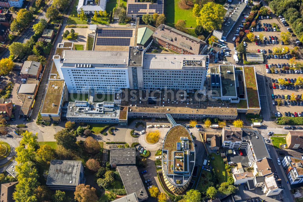 Luftbild Lünen - Baustelle zur Sanierung eines Gebäudes auf dem Klinikgelände des Krankenhauses St. Marien Hospital in Lünen im Bundesland Nordrhein-Westfalen, Deutschland