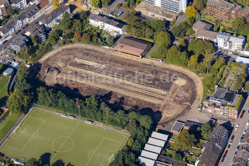 Mönchengladbach von oben - Baustelle zur Sanierung und Modernisierung der Sportplatzanlagen in Mönchengladbach im Bundesland Nordrhein-Westfalen, Deutschland