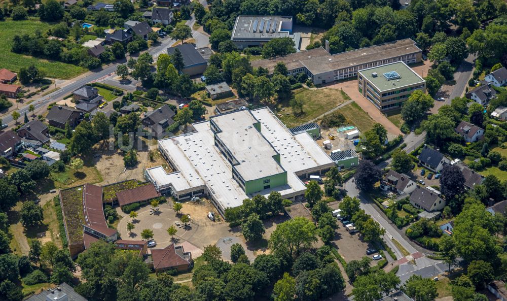 Luftbild Voerde - Baustelle zur Sanierung und Umbau an der Comenius Gesamtschule in Voerde im Bundesland Nordrhein-Westfalen, Deutschland