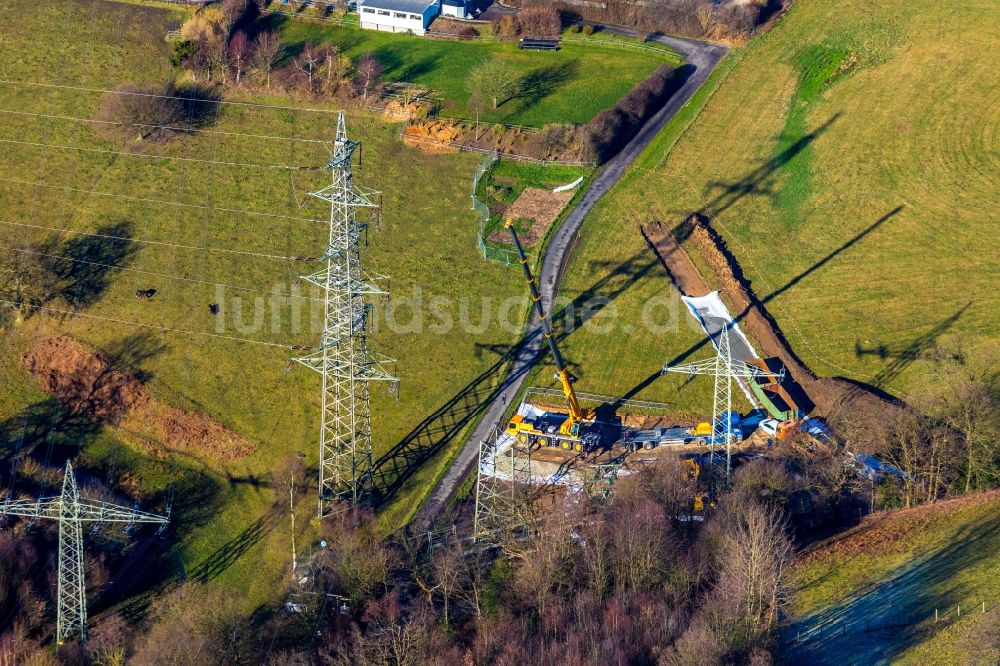 Herdecke aus der Vogelperspektive: Baustelle zur Strommast- Montage im Ortsteil Westende in Herdecke im Bundesland Nordrhein-Westfalen, Deutschland