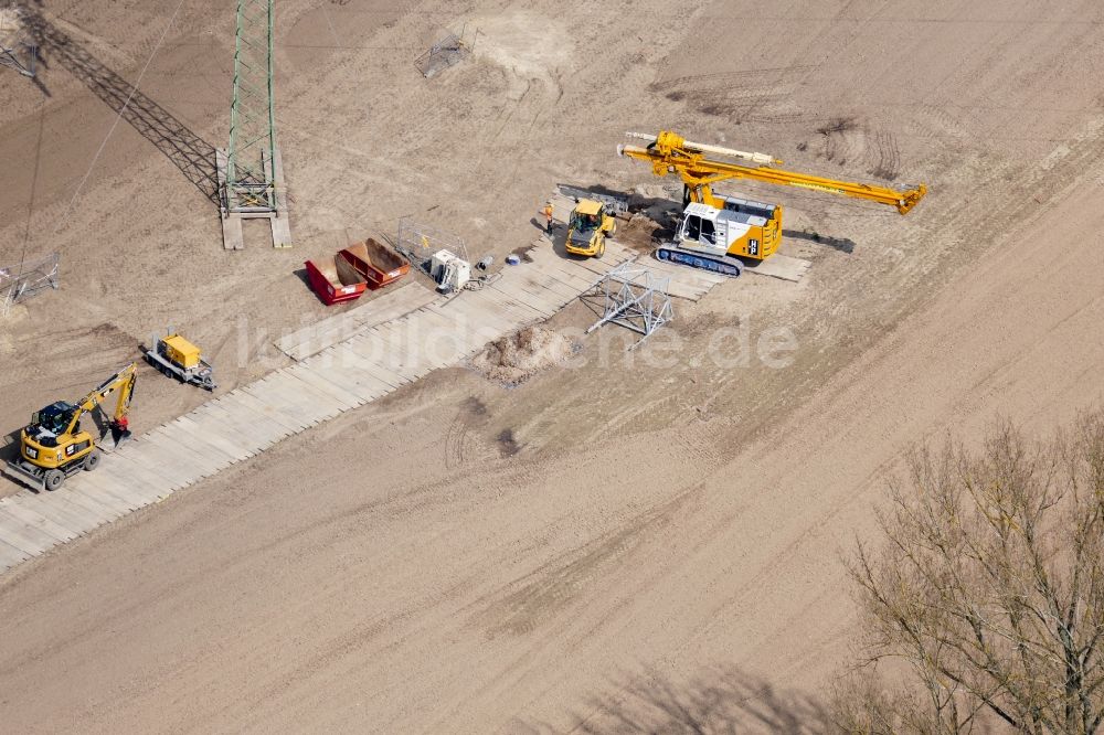 Luftbild Rosdorf - Baustelle zur Strommast- Montage in Rosdorf im Bundesland Niedersachsen, Deutschland