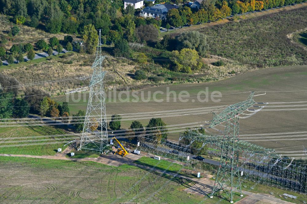 Schwanebeck von oben - Baustelle zur Strommast- Montage in Schwanebeck im Bundesland Brandenburg, Deutschland